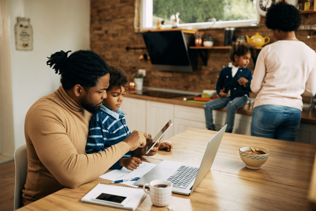 parents and kids creating a Family Budget.