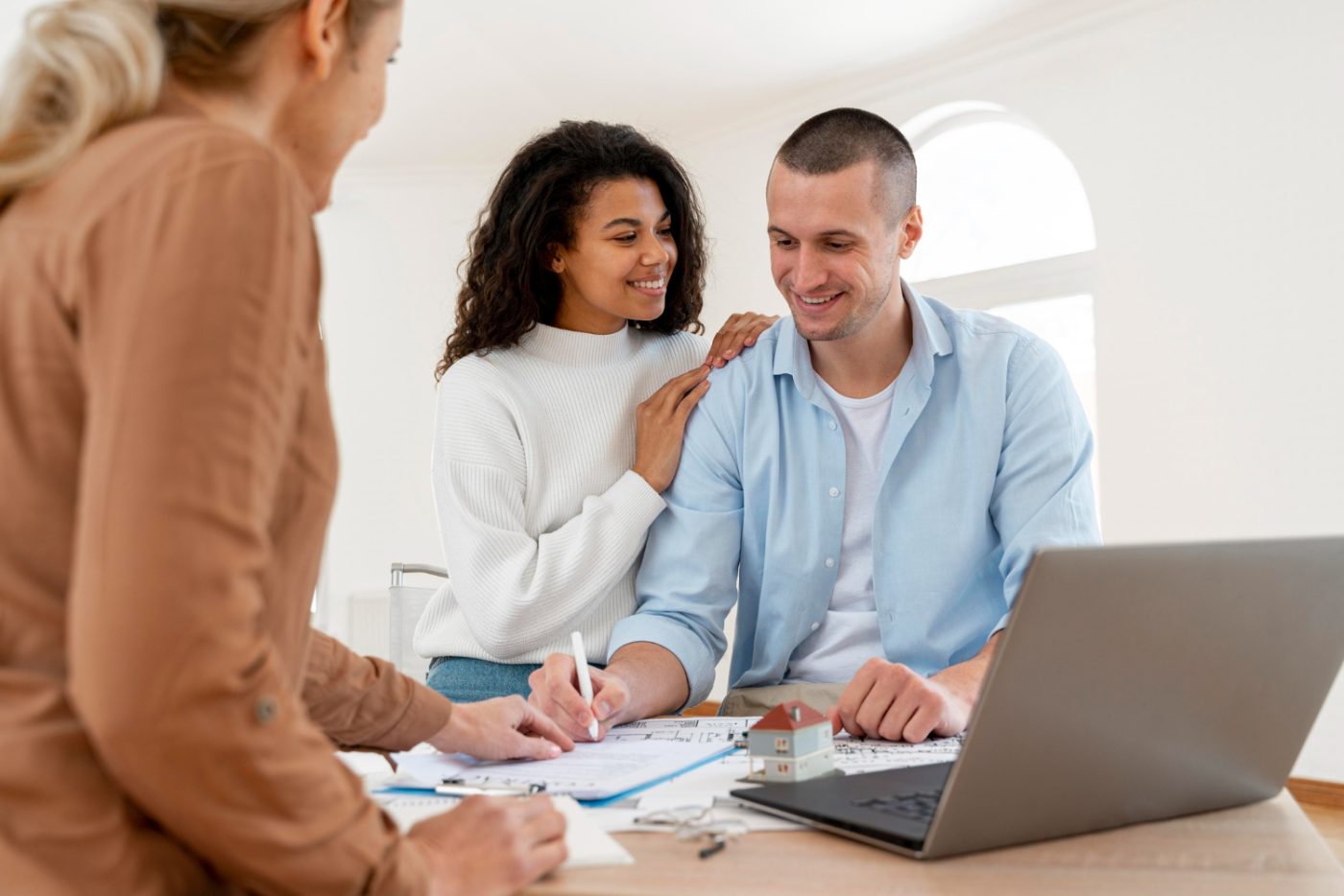 couple using subsidized loan