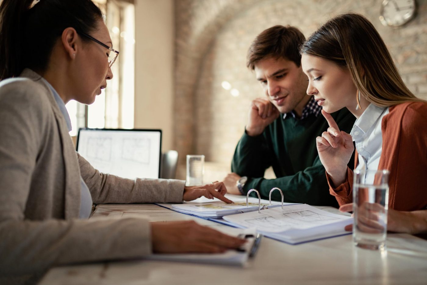 couple signing subsidized loan